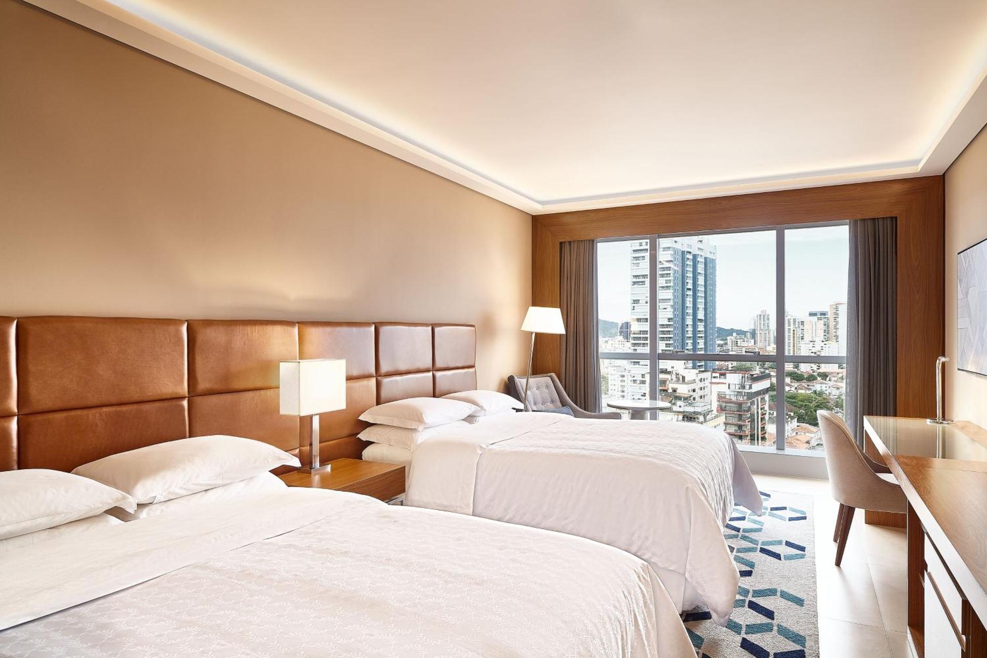 Sheraton Santos Hotel Exteriér fotografie A guest room at the hotel